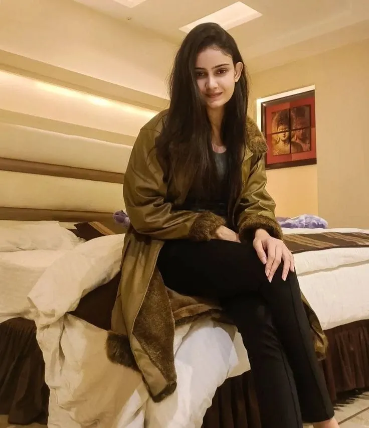 Book Seema Solapur - Best Escort in Solapur Near Hotgi Road — Hotgi Road, Solapur