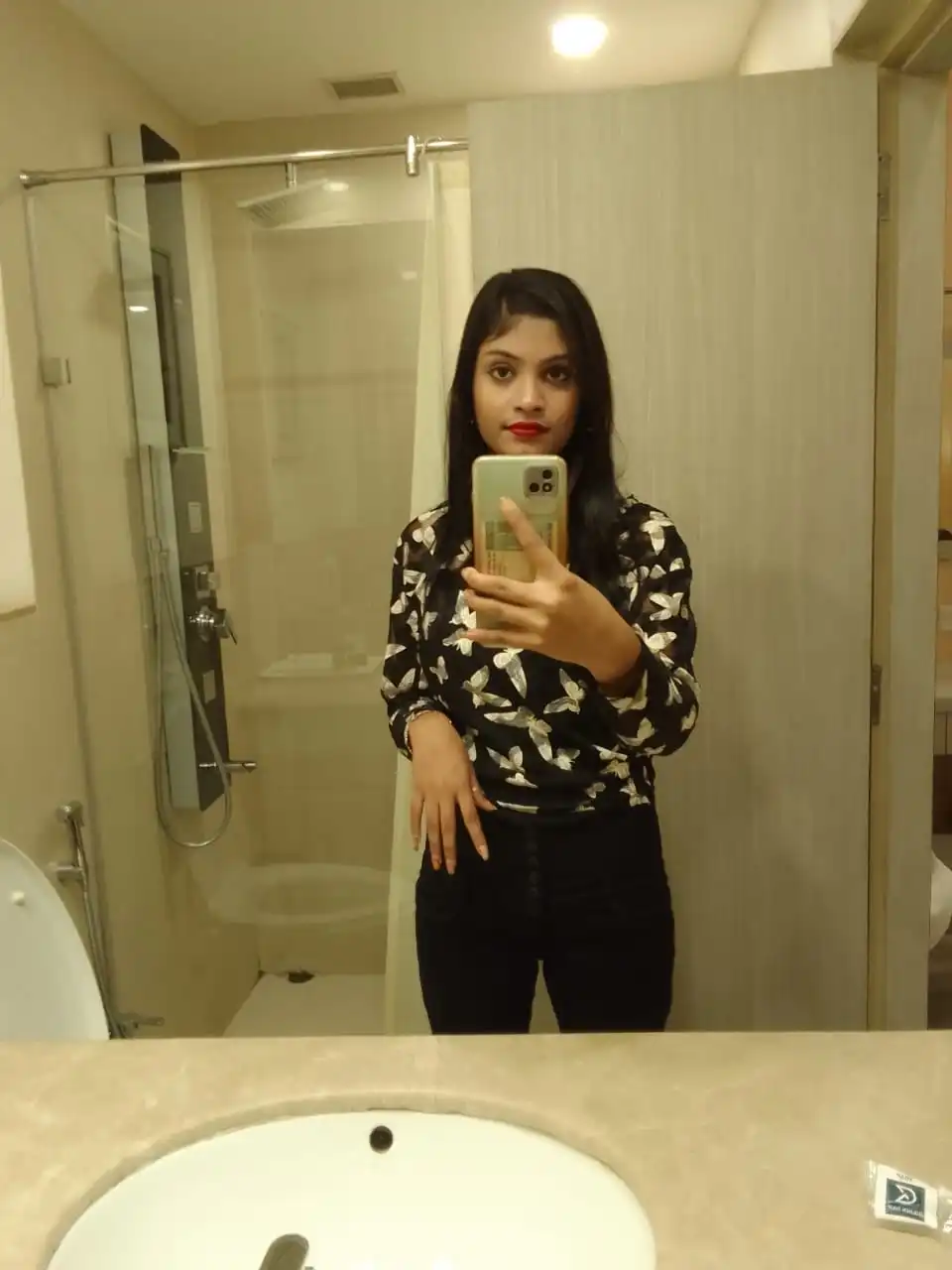 Housewife Call Girl in Jayanagar Bangalore — Payal | Real Photos, No Advance — French Kiss, Bangalore