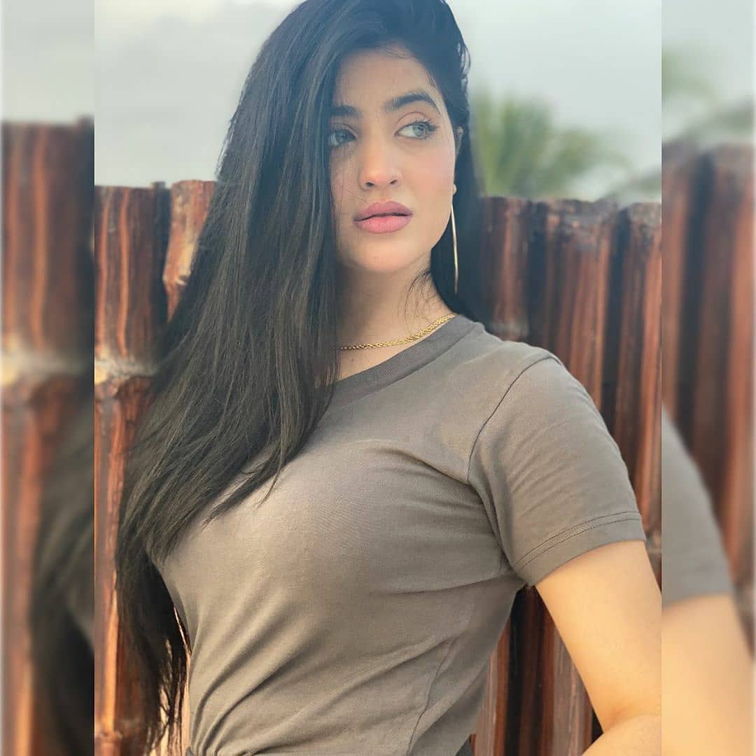 Kajal — Model Call Girl in ISCON Cross Road, Ahmedabad — Hotel Visit, Ahmedabad